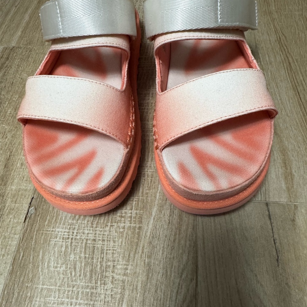 New Goldenstar Glide Platform Sandal (Women) UGG® $130 Size 8.5 & 9 - Picture 8 of 14